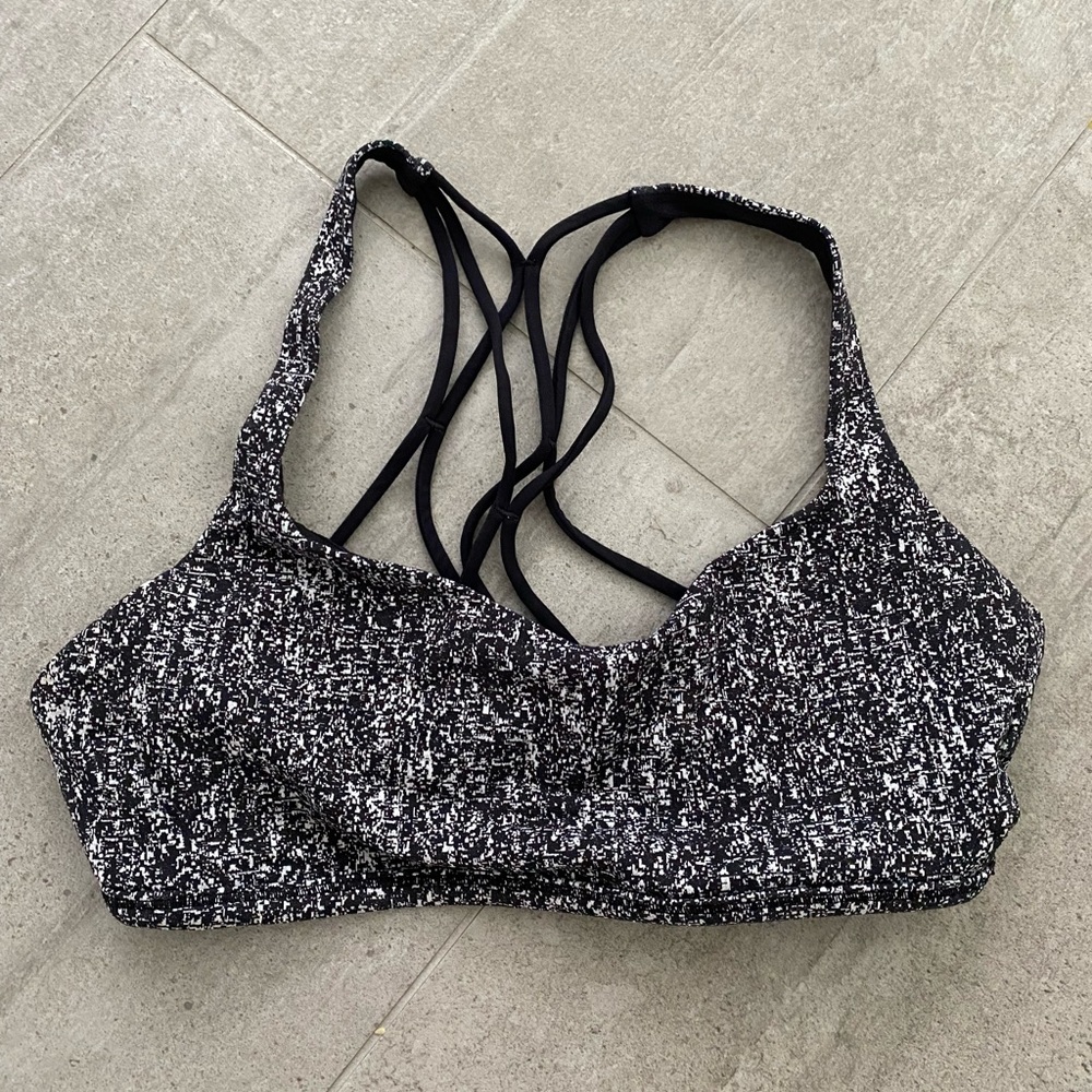 Lululemon sports bra